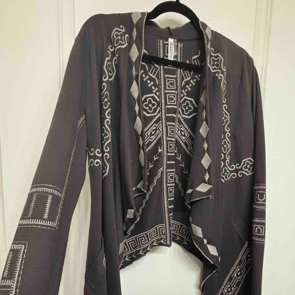 Monoreno Women's Embroidered Cardigan